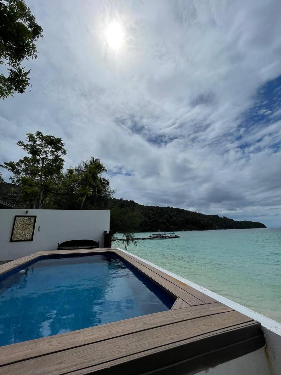 Beach Resort - Arwana Perhentian Besar Kampung Kuala Besut Extérieur photo