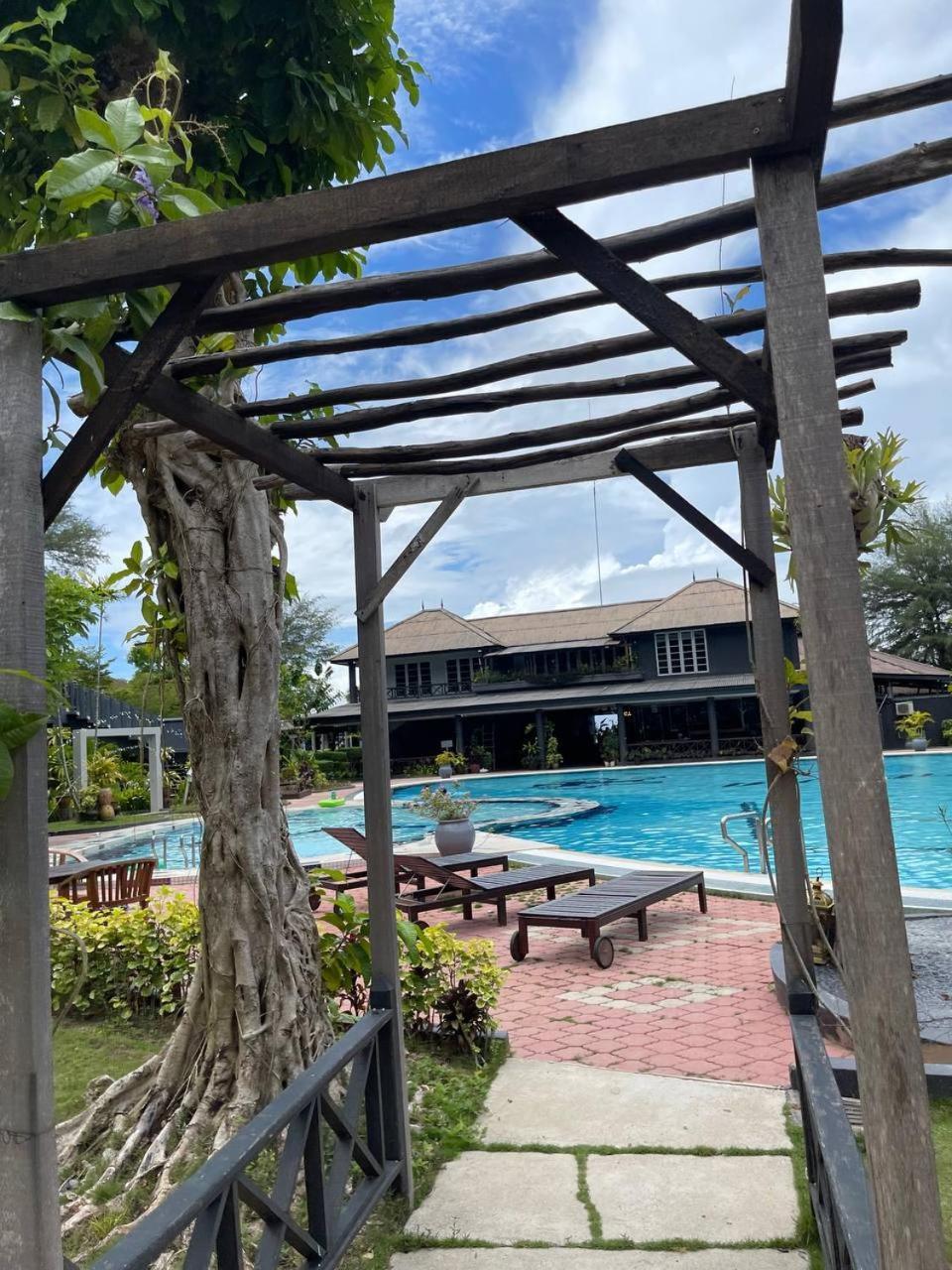 Beach Resort - Arwana Perhentian Besar Kampung Kuala Besut Extérieur photo